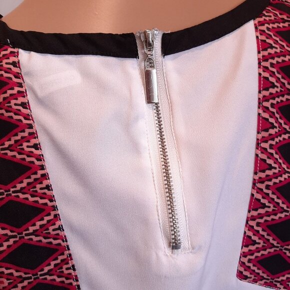 JENNIFER & GRACE Sleeveless Aztec Trim Flowy - Picture 9 of 13